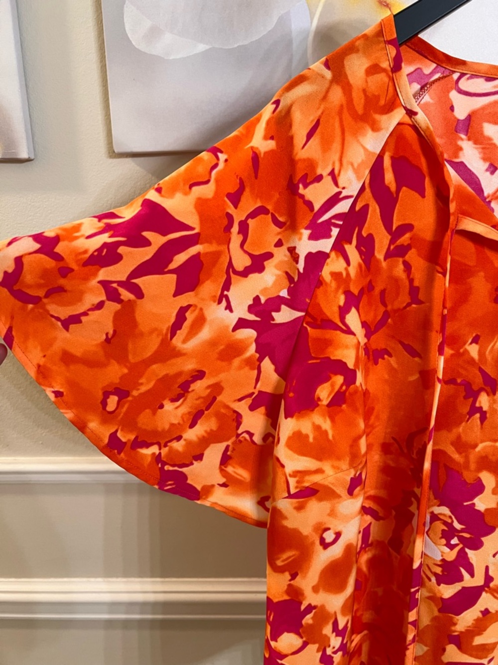 Women’s Vibrant Abstract Floral Print Tie-Neck Short Sleeve Blouse! Size 3XL. - Picture 3 of 11